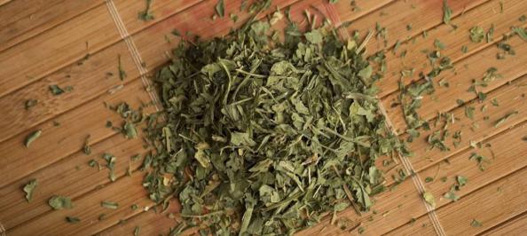 معرفی بهترین سبزی خشک نعناع برگ